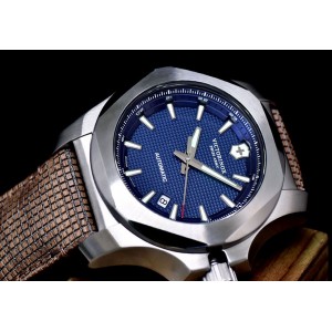 VICTORINOX INOX MECHANICAL. Обзор классических мужских механических часов