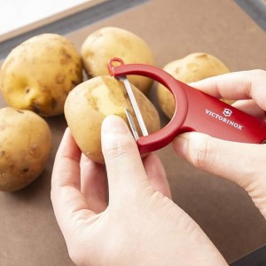 VICTORINOX PEELER. Обзор на кухонный нож для чистки овощей и фруктов