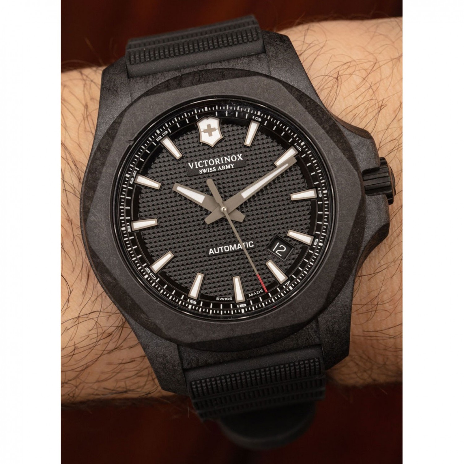 VICTORINOX I.N.O.X. CARBON MECHANICAL 241866.1. VICTORINOX