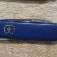 Задняя накладка для ножей VICTORINOX 58 мм, пластиковая, жёлтая C.6208.4.10