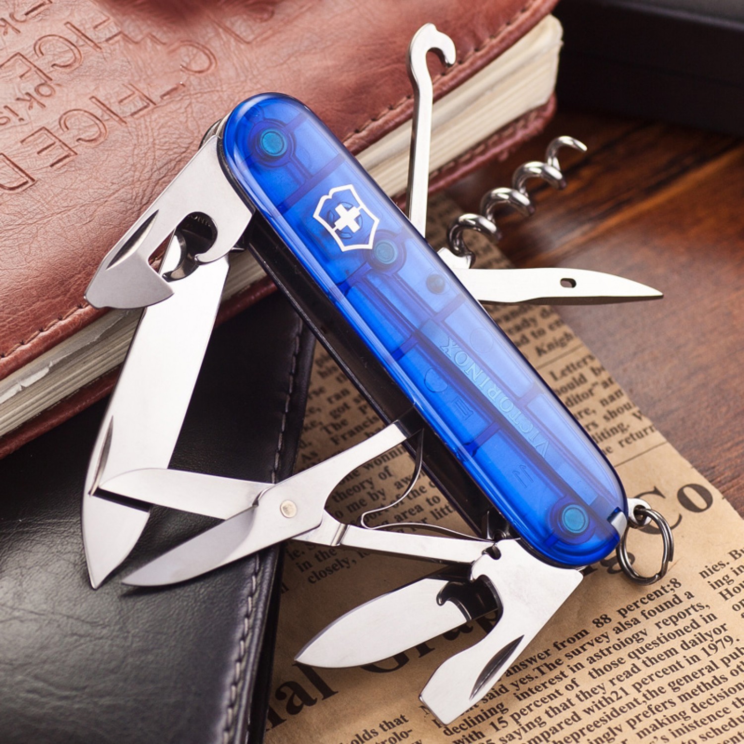 Обзор VICTORINOX CLIMBER. Серия статусных швейцарских ножей из семейства SAK